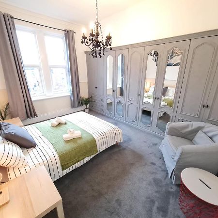 Апартаменты Large 3 Bed Flat, Free Parking Ньюкасл-апон-Тайн Экстерьер фото