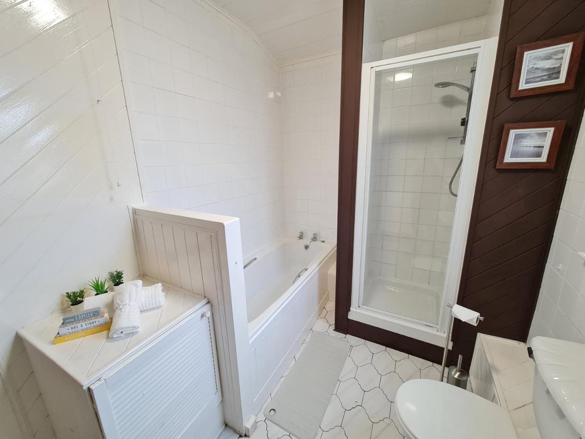 Апартаменты Large 3 Bed Flat, Free Parking Ньюкасл-апон-Тайн Экстерьер фото