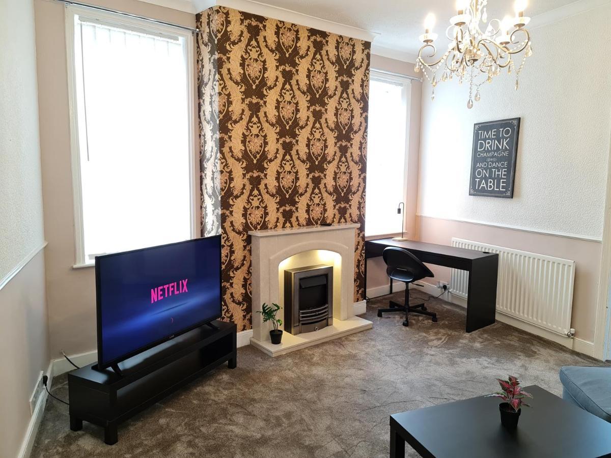 Апартаменты Large 3 Bed Flat, Free Parking Ньюкасл-апон-Тайн Экстерьер фото